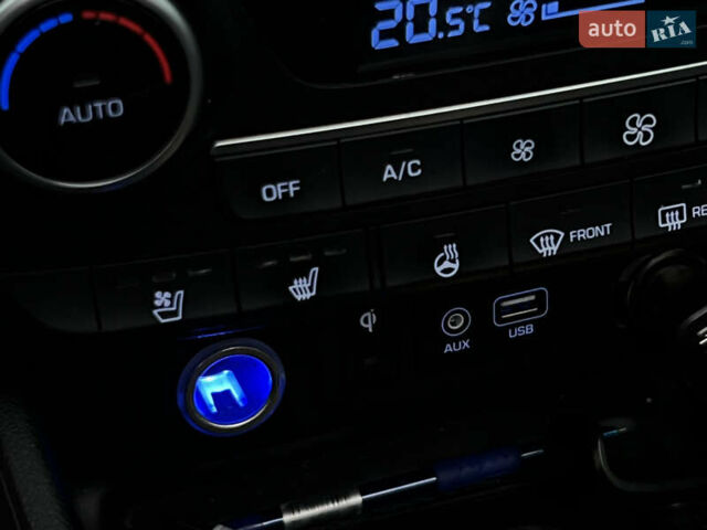 Чорний Хендай Туксон, об'ємом двигуна 2 л та пробігом 145 тис. км за 23900 $, фото 21 на Automoto.ua