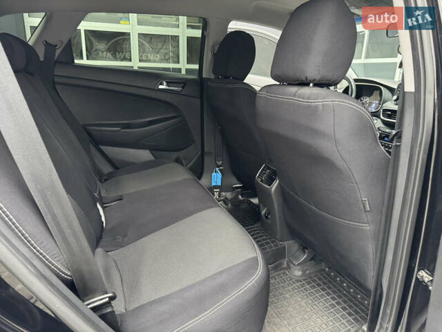 Чорний Хендай Туксон, об'ємом двигуна 2 л та пробігом 84 тис. км за 19000 $, фото 35 на Automoto.ua