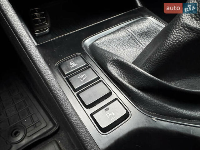 Чорний Хендай Туксон, об'ємом двигуна 2 л та пробігом 84 тис. км за 19000 $, фото 22 на Automoto.ua