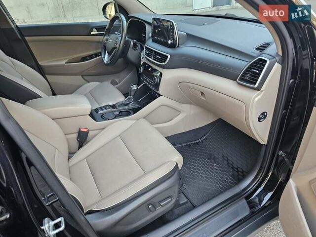 Черный Хендай Туксон, объемом двигателя 2 л и пробегом 108 тыс. км за 25500 $, фото 53 на Automoto.ua