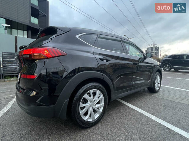 Черный Хендай Туксон, объемом двигателя 2 л и пробегом 103 тыс. км за 20900 $, фото 9 на Automoto.ua