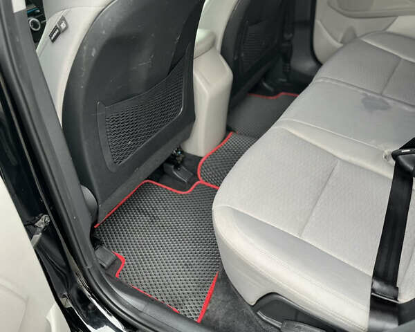 Черный Хендай Туксон, объемом двигателя 2 л и пробегом 192 тыс. км за 15200 $, фото 19 на Automoto.ua