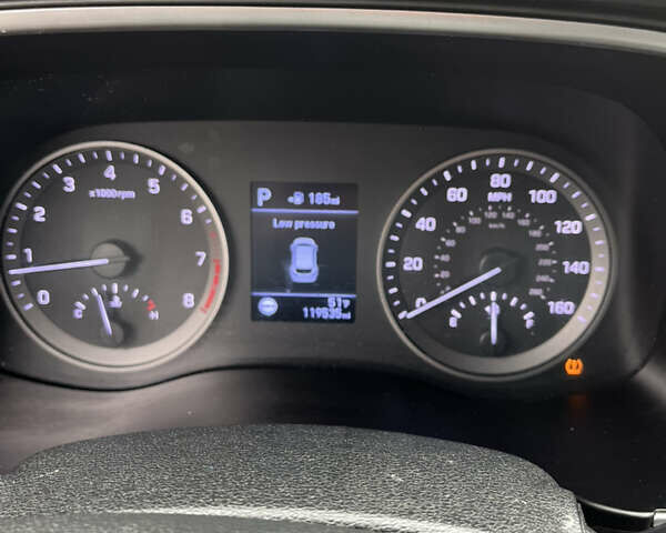 Черный Хендай Туксон, объемом двигателя 2 л и пробегом 192 тыс. км за 15200 $, фото 15 на Automoto.ua