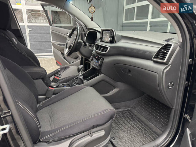 Чорний Хендай Туксон, об'ємом двигуна 2 л та пробігом 84 тис. км за 19000 $, фото 36 на Automoto.ua