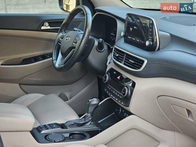 Черный Хендай Туксон, объемом двигателя 2 л и пробегом 108 тыс. км за 25500 $, фото 54 на Automoto.ua