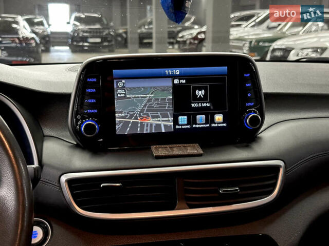 Черный Хендай Туксон, объемом двигателя 2 л и пробегом 153 тыс. км за 20500 $, фото 25 на Automoto.ua