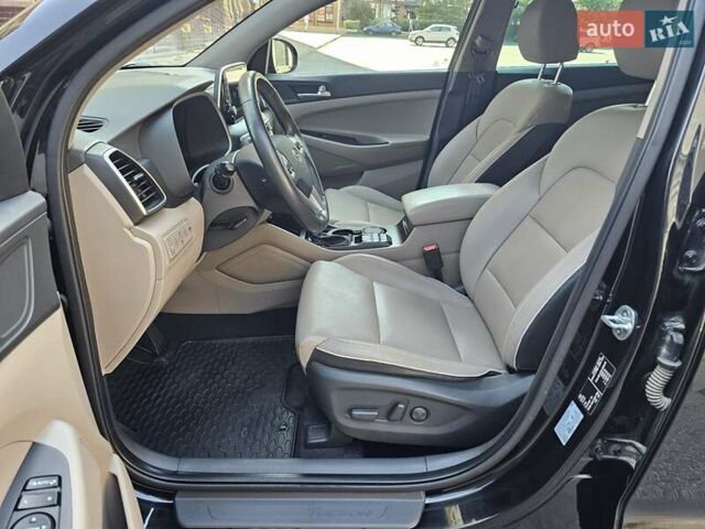 Черный Хендай Туксон, объемом двигателя 2 л и пробегом 108 тыс. км за 25500 $, фото 29 на Automoto.ua