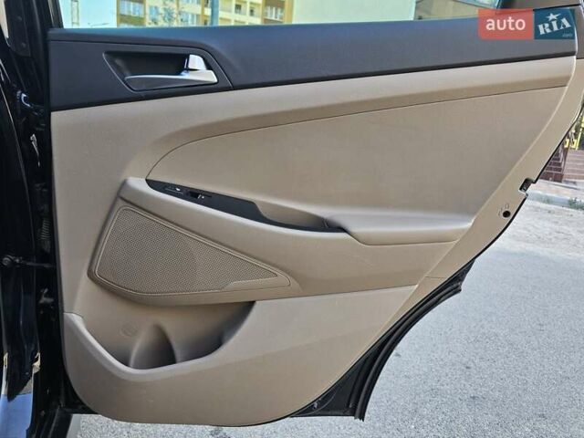 Черный Хендай Туксон, объемом двигателя 2 л и пробегом 108 тыс. км за 25500 $, фото 57 на Automoto.ua