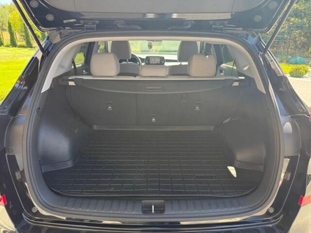 Черный Хендай Туксон, объемом двигателя 2 л и пробегом 80 тыс. км за 9500 $, фото 19 на Automoto.ua