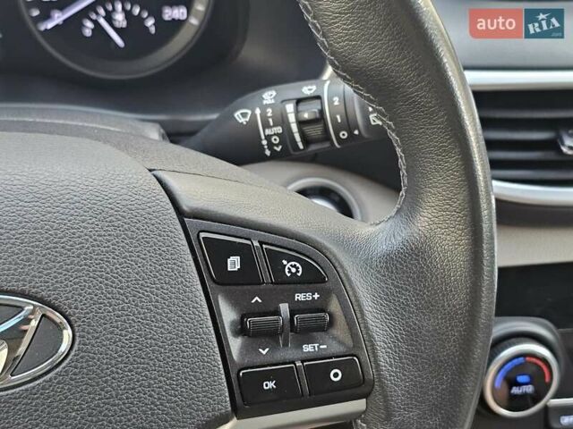 Черный Хендай Туксон, объемом двигателя 2 л и пробегом 108 тыс. км за 25500 $, фото 37 на Automoto.ua