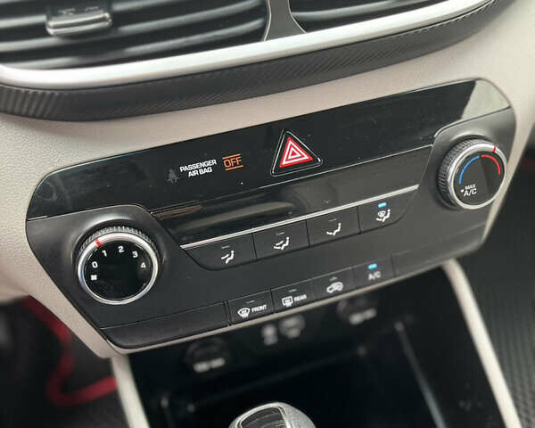 Черный Хендай Туксон, объемом двигателя 2 л и пробегом 192 тыс. км за 15200 $, фото 17 на Automoto.ua