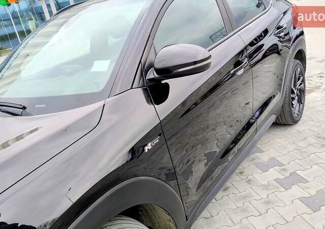 Черный Хендай Туксон, объемом двигателя 1.6 л и пробегом 183 тыс. км за 24300 $, фото 2 на Automoto.ua