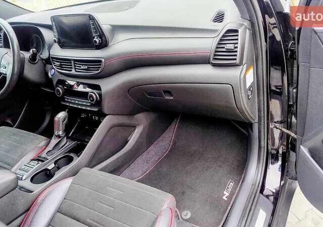 Черный Хендай Туксон, объемом двигателя 1.6 л и пробегом 183 тыс. км за 24300 $, фото 19 на Automoto.ua