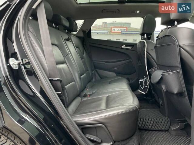 Черный Хендай Туксон, объемом двигателя 2.36 л и пробегом 137 тыс. км за 21990 $, фото 40 на Automoto.ua
