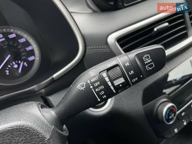 Черный Хендай Туксон, объемом двигателя 2.36 л и пробегом 137 тыс. км за 21990 $, фото 26 на Automoto.ua