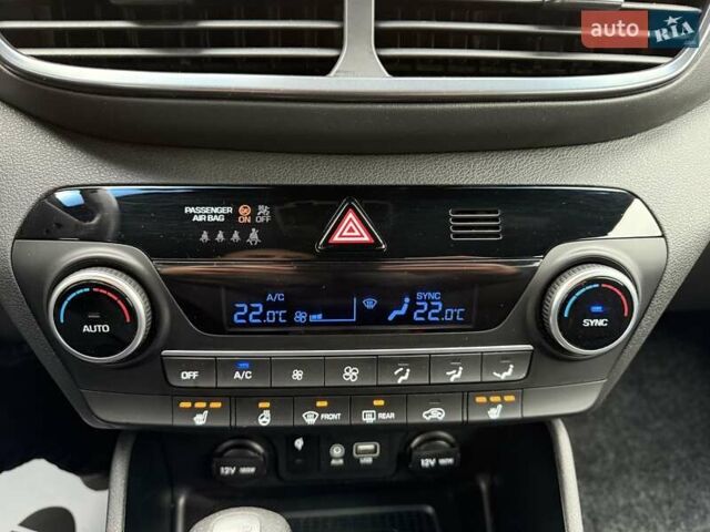 Черный Хендай Туксон, объемом двигателя 2 л и пробегом 98 тыс. км за 25900 $, фото 53 на Automoto.ua