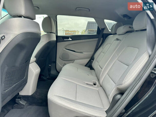 Черный Хендай Туксон, объемом двигателя 2 л и пробегом 47 тыс. км за 20990 $, фото 29 на Automoto.ua