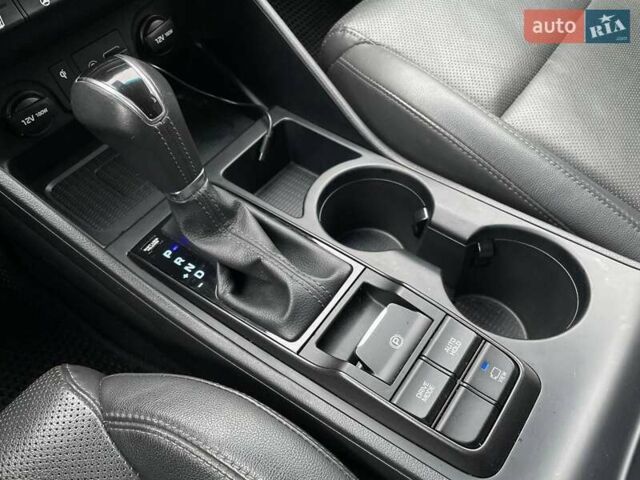 Черный Хендай Туксон, объемом двигателя 2.36 л и пробегом 137 тыс. км за 21990 $, фото 36 на Automoto.ua