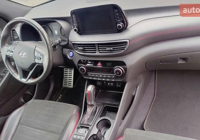 Черный Хендай Туксон, объемом двигателя 1.6 л и пробегом 183 тыс. км за 24300 $, фото 20 на Automoto.ua