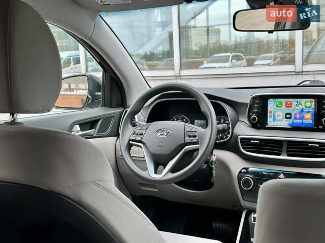 Черный Хендай Туксон, объемом двигателя 2 л и пробегом 47 тыс. км за 20990 $, фото 40 на Automoto.ua