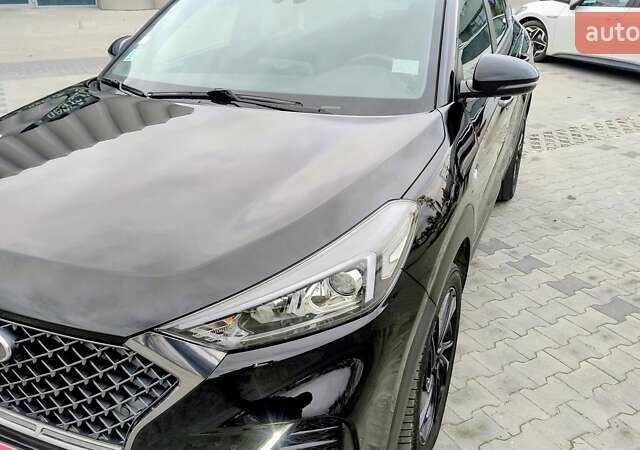 Черный Хендай Туксон, объемом двигателя 1.6 л и пробегом 183 тыс. км за 24300 $, фото 1 на Automoto.ua