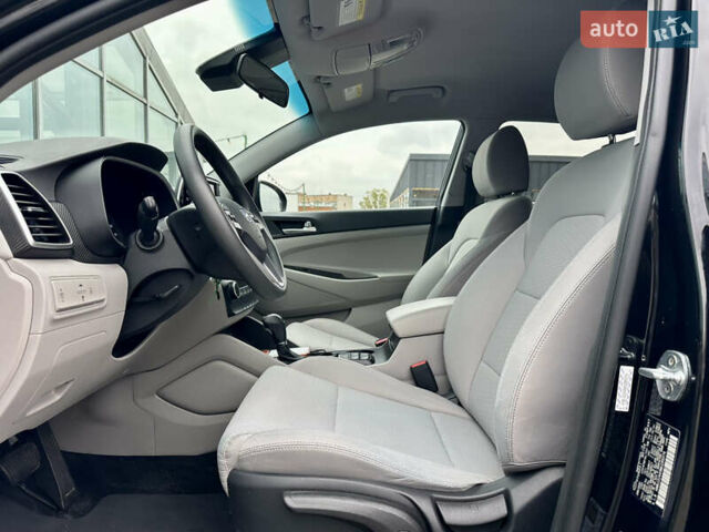 Черный Хендай Туксон, объемом двигателя 2 л и пробегом 47 тыс. км за 20990 $, фото 26 на Automoto.ua