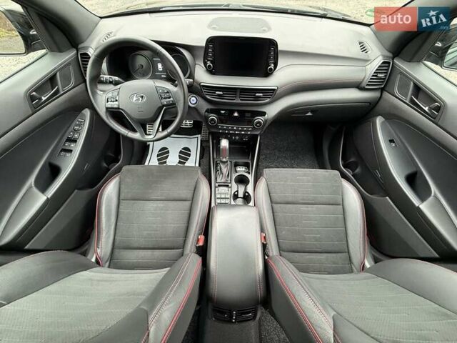 Черный Хендай Туксон, объемом двигателя 2 л и пробегом 98 тыс. км за 25900 $, фото 42 на Automoto.ua