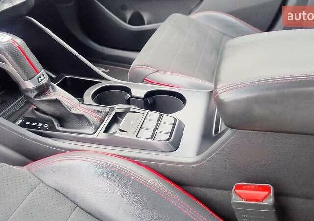 Черный Хендай Туксон, объемом двигателя 1.6 л и пробегом 183 тыс. км за 24300 $, фото 8 на Automoto.ua