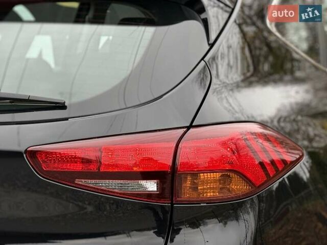 Черный Хендай Туксон, объемом двигателя 2 л и пробегом 77 тыс. км за 21500 $, фото 26 на Automoto.ua