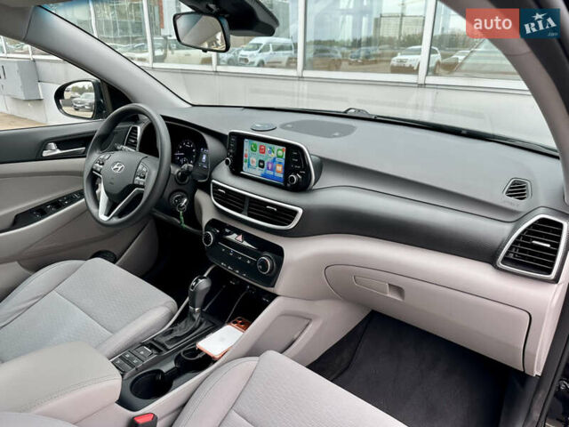 Черный Хендай Туксон, объемом двигателя 2 л и пробегом 48 тыс. км за 20490 $, фото 38 на Automoto.ua