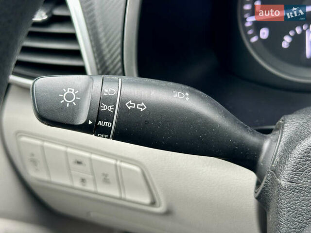 Черный Хендай Туксон, объемом двигателя 2 л и пробегом 48 тыс. км за 20490 $, фото 52 на Automoto.ua