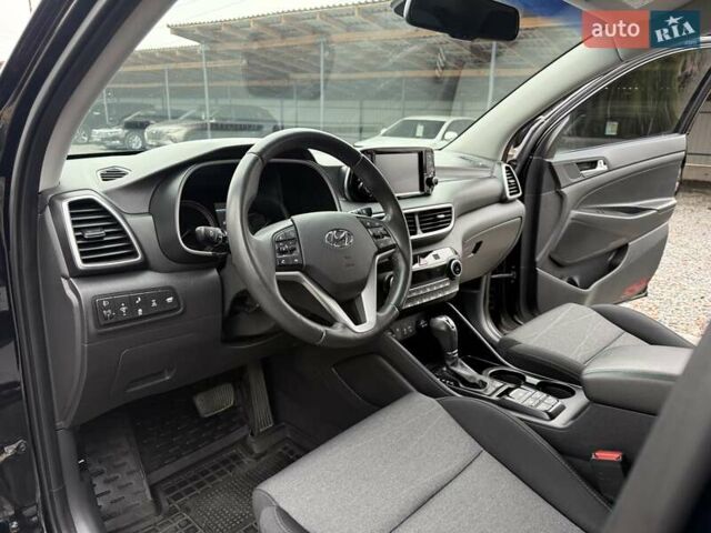 Черный Хендай Туксон, объемом двигателя 2 л и пробегом 55 тыс. км за 22300 $, фото 42 на Automoto.ua