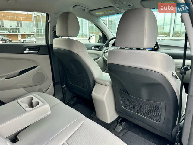 Черный Хендай Туксон, объемом двигателя 2 л и пробегом 47 тыс. км за 20990 $, фото 34 на Automoto.ua