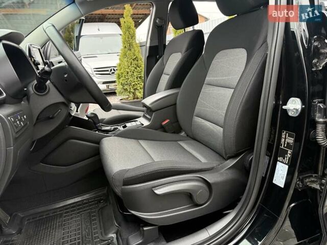 Черный Хендай Туксон, объемом двигателя 2 л и пробегом 55 тыс. км за 22300 $, фото 30 на Automoto.ua