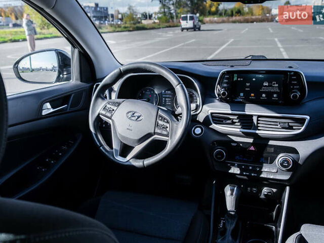 Черный Хендай Туксон, объемом двигателя 2 л и пробегом 88 тыс. км за 23000 $, фото 20 на Automoto.ua