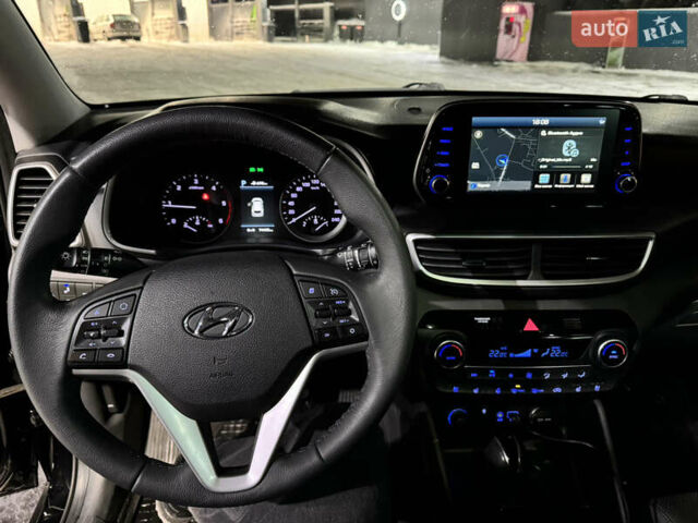 Черный Хендай Туксон, объемом двигателя 2 л и пробегом 86 тыс. км за 31000 $, фото 13 на Automoto.ua