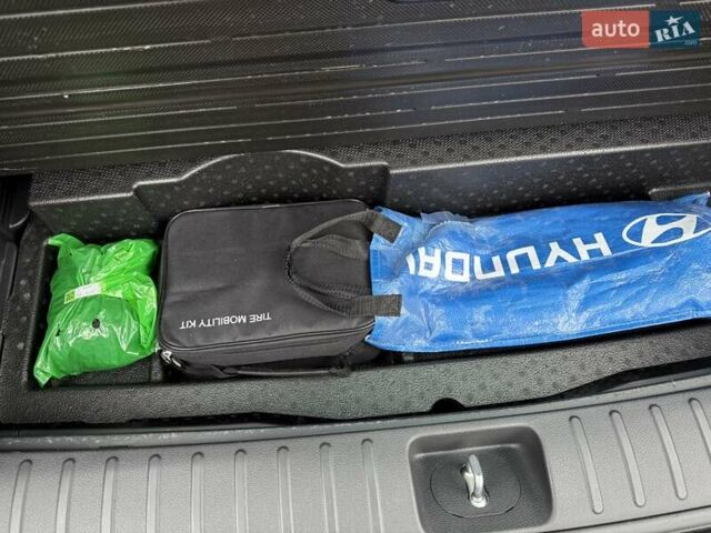 Черный Хендай Туксон, объемом двигателя 2 л и пробегом 98 тыс. км за 25900 $, фото 32 на Automoto.ua