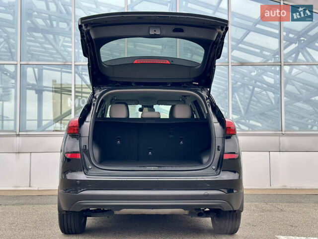 Черный Хендай Туксон, объемом двигателя 2 л и пробегом 47 тыс. км за 20990 $, фото 20 на Automoto.ua