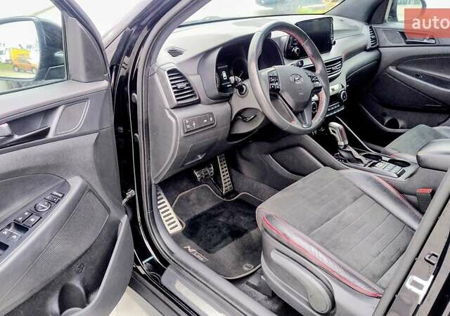Черный Хендай Туксон, объемом двигателя 1.6 л и пробегом 183 тыс. км за 24300 $, фото 7 на Automoto.ua