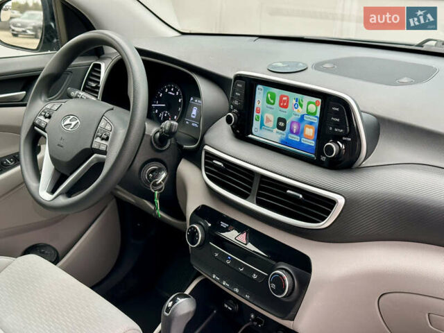 Черный Хендай Туксон, объемом двигателя 2 л и пробегом 48 тыс. км за 20490 $, фото 39 на Automoto.ua