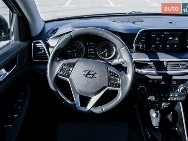 Черный Хендай Туксон, объемом двигателя 2 л и пробегом 88 тыс. км за 23000 $, фото 24 на Automoto.ua