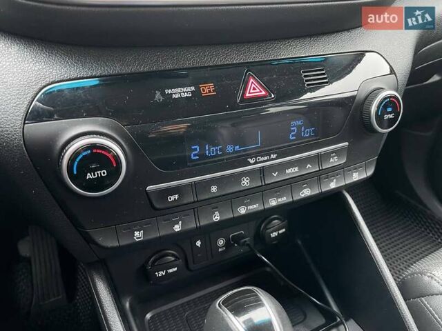 Черный Хендай Туксон, объемом двигателя 2.36 л и пробегом 137 тыс. км за 21990 $, фото 35 на Automoto.ua