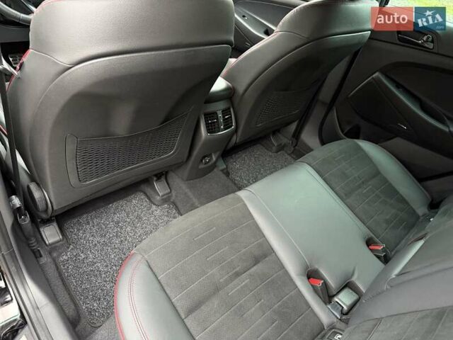 Черный Хендай Туксон, объемом двигателя 2 л и пробегом 98 тыс. км за 25900 $, фото 31 на Automoto.ua