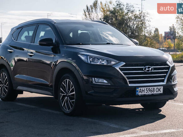 Черный Хендай Туксон, объемом двигателя 2 л и пробегом 88 тыс. км за 23000 $, фото 3 на Automoto.ua