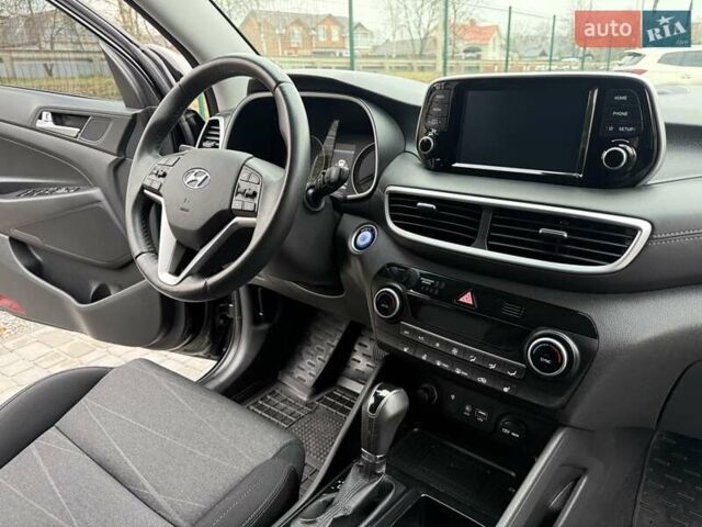 Черный Хендай Туксон, объемом двигателя 2 л и пробегом 55 тыс. км за 22300 $, фото 38 на Automoto.ua