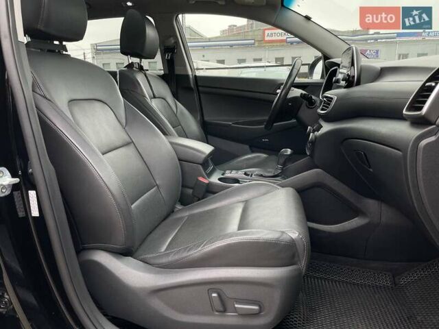 Черный Хендай Туксон, объемом двигателя 2.36 л и пробегом 137 тыс. км за 21990 $, фото 38 на Automoto.ua