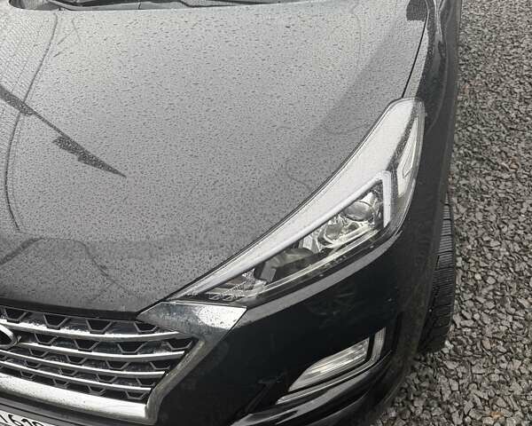 Черный Хендай Туксон, объемом двигателя 2 л и пробегом 55 тыс. км за 25000 $, фото 6 на Automoto.ua