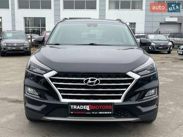 Черный Хендай Туксон, объемом двигателя 2.36 л и пробегом 137 тыс. км за 21990 $, фото 4 на Automoto.ua