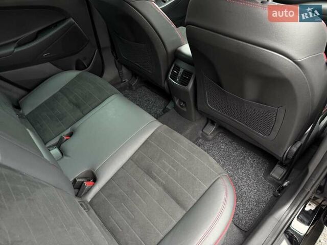 Черный Хендай Туксон, объемом двигателя 2 л и пробегом 98 тыс. км за 25900 $, фото 35 на Automoto.ua