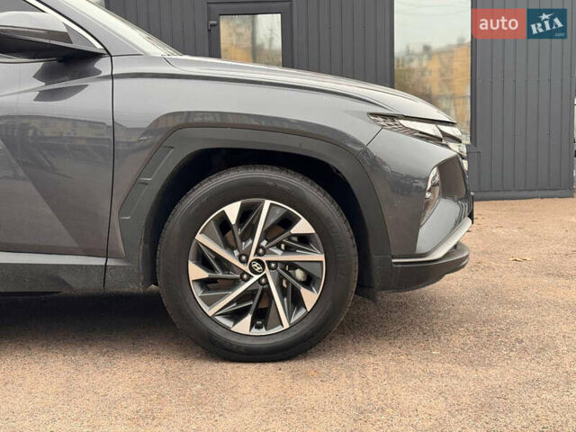 Черный Хендай Туксон, объемом двигателя 2 л и пробегом 107 тыс. км за 28900 $, фото 2 на Automoto.ua